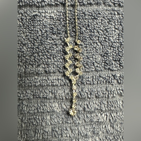 🎁Elegant Girls Necklace from Claire’s🎁 - Picture 2 of 6